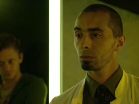 Камилль Воглер голая – Трансферы s01e03 (2017) #4