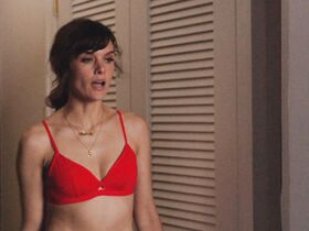 Фрэнки Шоу секси, Рэйвен Гудвин секси – Мамаша s01e05 (2017)