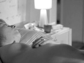 Агат Шленкер голая – Левая нога, правая нога (2013) #2