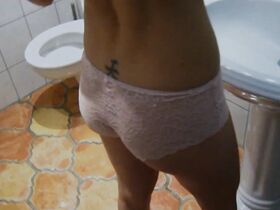 Доура Йоуханнсдоуттир голая – Под деревом (2017) #2