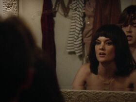 Фрэнки Шоу голая – Мамаша s01e08 (2017) #2