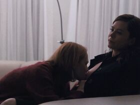 Анна Фрил голая, Луиза Краузе секси – Девушка по вызову s02e09 (2017) #3