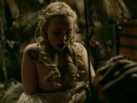 Дагни Бэкер Джонсен голая – Викинги s05e07 (2018) #4