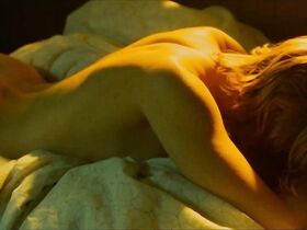 Моника Бальшаи голая – Спутник Юпитера (2017) #1