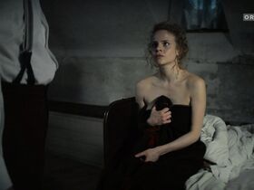 Лили Эппли голая – Захер. История соблазна s01e01 (2017) #4