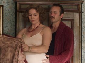 Анне Луизе Хассинг секси – Приморский отель s05e01 (2018) #2