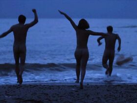 Амалия Доллерап голая – Приморский отель s05e01 (2018)