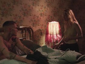 Паула Малкомсон секси – Батл-Крик (2017)