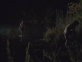 Клер ван дер Бом голая – Батл-Крик (2017)