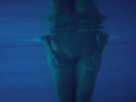 Тони Коллетт голая – Мадам (2017) #6