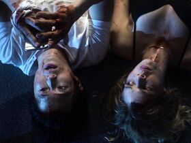 Самара Уивинг секси – Эксперимент «Офис» 2 (2017) #6