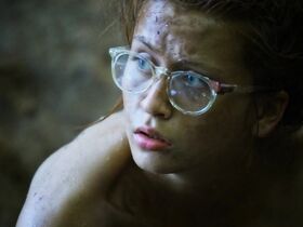 Джулия Бэтилан голая – Molly (2017) #1