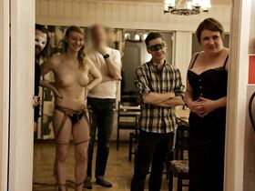Сандра Моэн голая, Ракель Вармландер голая – Insider Fem s02e01 (2018) #2
