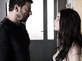 Матильда Де Анджелис голая – Семья (2017)