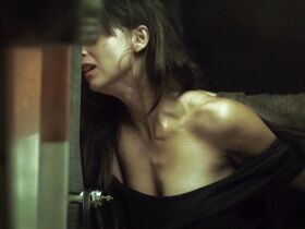 Кассандра Канаар голая – Один доллар (2017) #4