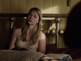 Мелисса Бенойст секси – Трагедия в Уэйко s01 E02 (2018) #4