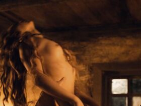 Таисия Вилкова голая, Джулия Франц голая – Гоголь: Начало (2017) #8