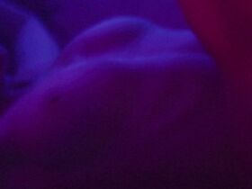 Линдси Бёрдж голая – Улица жажды (2017) #2