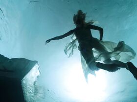 Налани Вакита голая – Видоизменённый углерод s01e02 (2018) #3