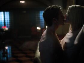 Кристин Леман голая, Лиза Чандлер голая – Видоизменённый углерод s01e02 (2018) #4