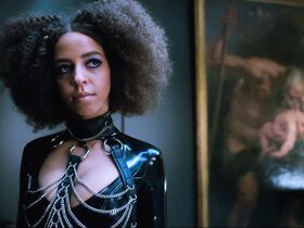 Ханна Роуз Мэй голая, Хэйли Лоу голая – Видоизменённый углерод s01e10 (2018) #4