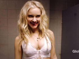 Тейлор Блэк секси, Сара Рамос секси – Миднайт, Техас s01e04 (2017)