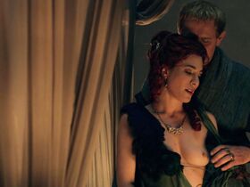 Джейми Мюррэй голая – Спартак s01e04 (2011)