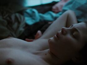 Ибен Акерлие голая – Don’t Tell Me About Your Dreams (2017)