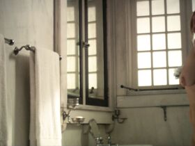 Татьяна Казак-Холл голая – Здание клуба (2013)