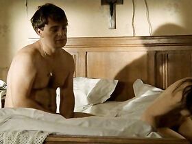 Над Дье голая – Французский городок s01e04 (2009) #2