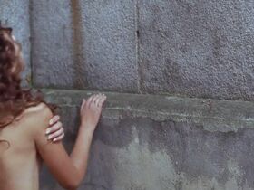 София Пернас секси – Легендарное путешествие капитана Дрэйка (2009) #3