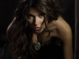 София Пернас секси – Эра драконов (2011)