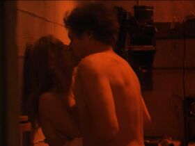 Сара Полли голая – Уроки любви (1999)