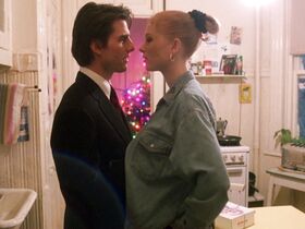 Фэй Мастерсон секси – С широко закрытыми глазами (1999)