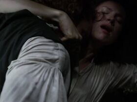 Катрина Балф секси – Чужестранка s03e09 (2017) #5