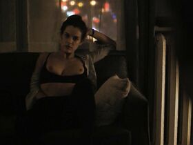 Райли Кио голая – Девушка по вызову s01e01 (2016)