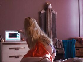 Флоренс Пью голая, Анна Фрил голая – Марчелла s01e02 (2016) #3