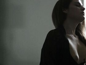 Райли Кио голая – Девушка по вызову s01e11-12 (2016)