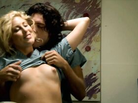 Лилия Зарина голая, Хестер Ван Ховен голая – Дрожь (2009) #3