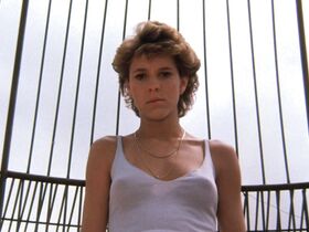 Кристи МакНикол секси – Белая собака (1982)