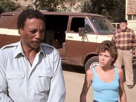 Кристи МакНикол секси – Белая собака (1982) #2