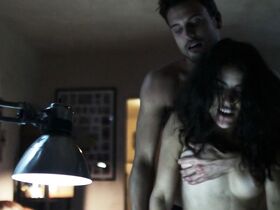 Вероника Сикстос голая – Враждебная граница (2015) #2