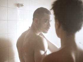 Бритни Олдфорд секси – Охотники s01e01 (2016) #3