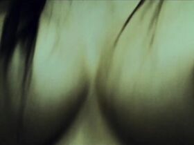 Джессика Си голая, Кэнди Юэнь голая – Бойцовский клуб зомби (2014) #2