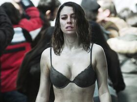 Бланка Суарес секси – Дикая история (2017)