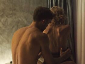 Астреа Кэмпбелл-Кобб голая, Элли Хан голая, Линни Ларсдоттер Миккеля голая – Пока мы не встретимся снова (2016) #3