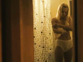 Марта Дылевска голая – Билет в один конец на Луну (2013) #2