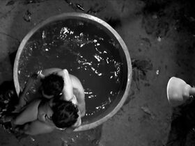 Нанда Коста голая, Мариана Нунес голая, Тания Гранусси голая – Крысиная лихорадка (2011) #2