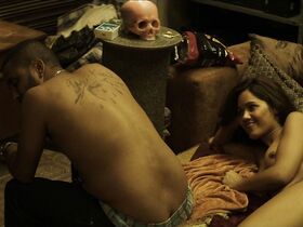 Джоэлль Кеймб голая, Доминик Джосси голая, Инге Бекманн голая – Теория заговора (2013) #2