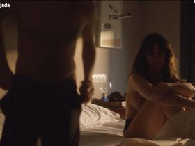 Мелани Оливарес голая – Посольство s01e01 (2016)